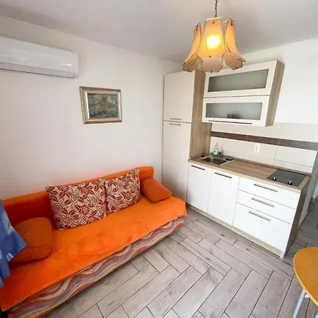 Charming In With Sea View - 35 M² Apartman Jadranovo