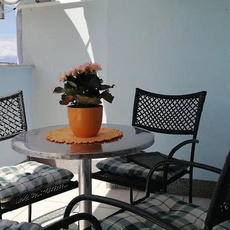 Charming In With Sea View - 35 M² Apartmán Jadranovo