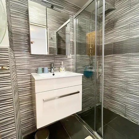 Charming In With Sea View - 35 M² Apartmán *